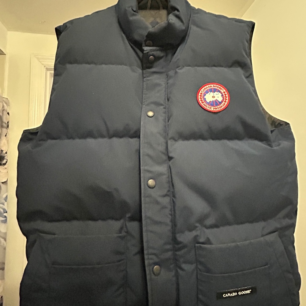Navy B Canada goose Vest / JacketXL